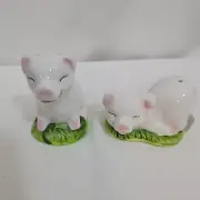 Cracker Barrel Smiling Happy Pig Salt and Pepper Shaker Set Mini Ceramic New