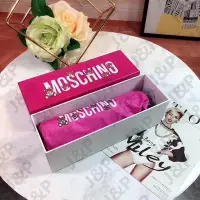 在飛比找Yahoo!奇摩拍賣優惠-Moschino 迷你超輕五折袖珍雨傘 三摺傘 雨傘 太陽傘