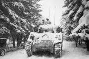 WW II Usa Photo -- Sherman Tank - Battle Of Bulge