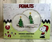 PEANUTS SNOOPY HOLIDAY CHRISTMAS DINNERWARE SET 18 PIECE FINE CERAMIC NIB