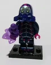 LEGO Mini Figure Series #26 Alien Beetlezoid with Star base plate # 71046