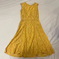 在飛比找蝦皮購物優惠-BOBGMAXAZRIA 鵝黃色蕾絲禮服 洋裝