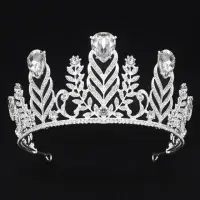 在飛比找momo購物網優惠-【Angel】歐式宮廷公主婚宴鑲水鑽皇冠髮箍(5色可選)