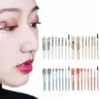 8 Makeup Brush Set Powder Blusher Eye Shadow Brush Makeup Kit' C2R3