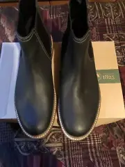 Men’s Clarks Bushacre Up Black Nubuck Slip On Chukka Boots. US11.5/UK10.5. NWB.