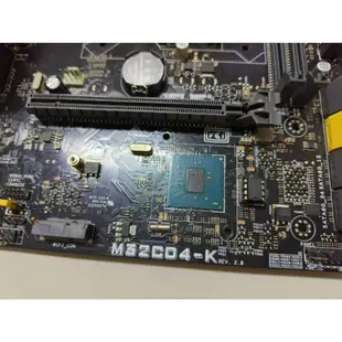 #945 ASUS M32CD4-K 主機板 附檔板 只吃6代