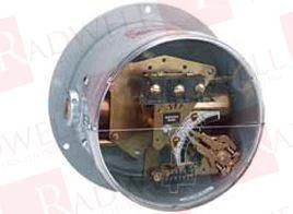 DWYER DPS-233-3-64 / DPS233364 (BRAND NEW)