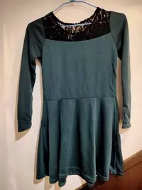 在飛比找Yahoo奇摩拍賣-7-11運費0元優惠優惠-藏青色蕾絲領連身裙洋裝上衣