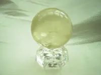在飛比找Yahoo!奇摩拍賣優惠-【采鑫坊】黃水晶球~黃冰洲水晶球36.5mm《直購品》清料品