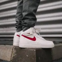 在飛比找Yahoo!奇摩拍賣優惠-NIKE Air Force 1 07 35 週年 白紅 M