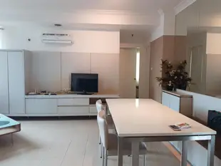 Luxury 2 BR Apartment Batavia Benhill - Fatmawati