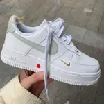 韓國代購 NIKE AIR FORCE 1 LOW 迷你鉤 空軍一號 休閒板鞋 女款 CZ0270-106