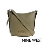 【NINE WEST】LEONEL拉鍊斜背包-灰綠(137304)