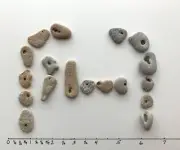 18 Natural Holey Beach Rocks 1/2-3/4"Hag Stones Adder Fairy smooth Bead Wish 2A1