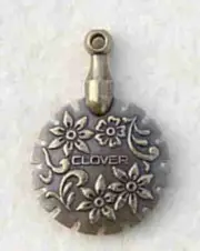 Clover thread cutter pendant