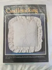 Candlewicking Symmetrical Tulips Pillow Kit w/ Transfer Pen CWK-8 18"x18"