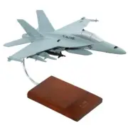 USN McDonnell Douglas F/A-18F Super Hornet Desk Display 1/48 Model SC Airplane