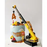 在飛比找ETMall東森購物網優惠-吊車蛋糕裝飾擺件挖機推土機工程車兒童男孩小孩生日甜品臺插件