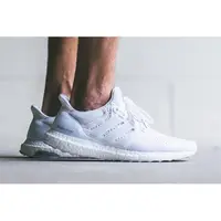 在飛比找蝦皮購物優惠-Adidas Ultra Boost 3.0 Triple 