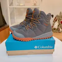 在飛比找蝦皮購物優惠-全新 Columbia 登山鞋 FAIRBANKS OMNI