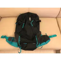 在飛比找蝦皮購物優惠-Thule 35L 女用登山背包（附裝水瓶袋1個、登山杖2支