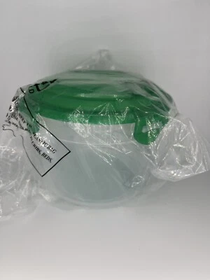 Lock & Lock Container 41oz ( 5.125 Cups) Green Cover With Handle