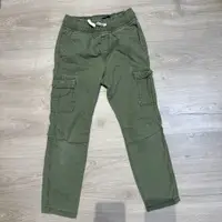 在飛比找蝦皮購物優惠-二手【H&M】男女童軍綠工作褲.長褲 134cm/8-9Y