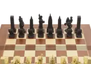 New York Berkeley Chess Set with 4.25 inch King - Cream and Brown (UK)