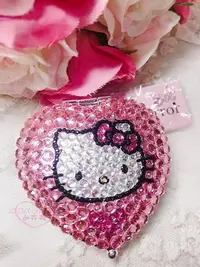 在飛比找Yahoo!奇摩拍賣優惠-♥小花凱蒂日本精品♥Hello Kitty 坐姿粉色愛心滿版