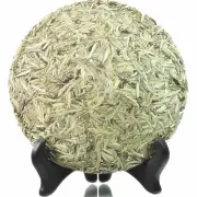 357g,Yunnan White Buds Raw Ancient Tree UnCooked Pu erh Tea,Moonlight pu er Cake