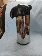 New In Box 1-8 Litèr. 60 Oz. Gevalia Kaffe Airpot Vacuum