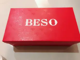 Beso 米白色高跟鞋