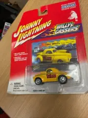 Johnny Lightning - White Lightning - 1941 Willys Gassers Yellow - Steve Castelli