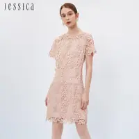 在飛比找momo購物網優惠-【JESSICA】高雅氣質花卉刺繡蕾絲短袖洋裝233178（