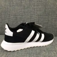 在飛比找蝦皮購物優惠-Adidas FLB Runner W 女性專屬球鞋 大尺碼