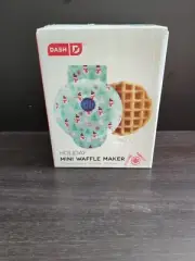 Dash Holiday Mini Waffle Maker Snowmen Christmas