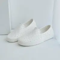 在飛比找momo購物網優惠-【PONY】男女 防水 水鞋 時尚洞洞鞋 雨鞋 拖鞋 -白(