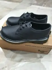 DR. MARTENS black unisex boy size us 2 girl size us 3. 1461 J 15378001 . NEW