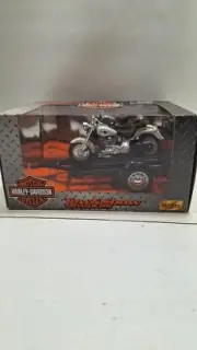 Maisto Harley Davidson Tow & Show Trailers 2000 FLSTF Fat Boy Never Opened NOS