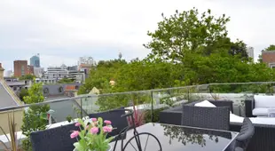 Paddington 2 Bedroom Apart w/Roof Top City Views