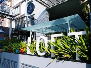 雷吉安閣樓飯店Loft Legian Hotel