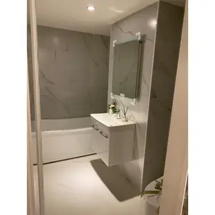【全新］廁所鏡子-便宜賣