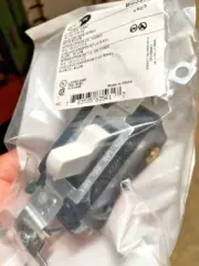 HUBBELL AC Switch 3 Way BS320W VJK3 Qty 10
