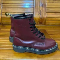 在飛比找PopChill優惠-[二手] DR. MARTENS 馬汀大夫 8孔馬汀靴 酒紅