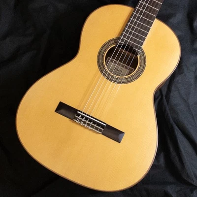 Only One Outlet Esteve Turia Organic Acoustic Electric Guitar-Series Spruce Soli