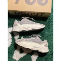 在飛比找蝦皮購物優惠-二手 adidas yeezy boost 700V2 st