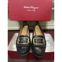 在飛比找蝦皮購物優惠-二手 salvatore ferragamo 金色方釦 流蘇