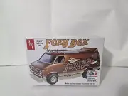 Amt 1-25 Scale Chevy Custom Van Foxy Box Sealed New Nice