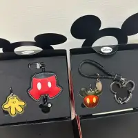 在飛比找蝦皮購物優惠-《MICKEY MOUSE悠遊飾品限量版》歡樂米奇、魔幻手套