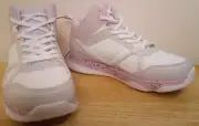 NWT AND1 Women’s Low Top Basketball Sneakers White/Grey/Pink Size 4